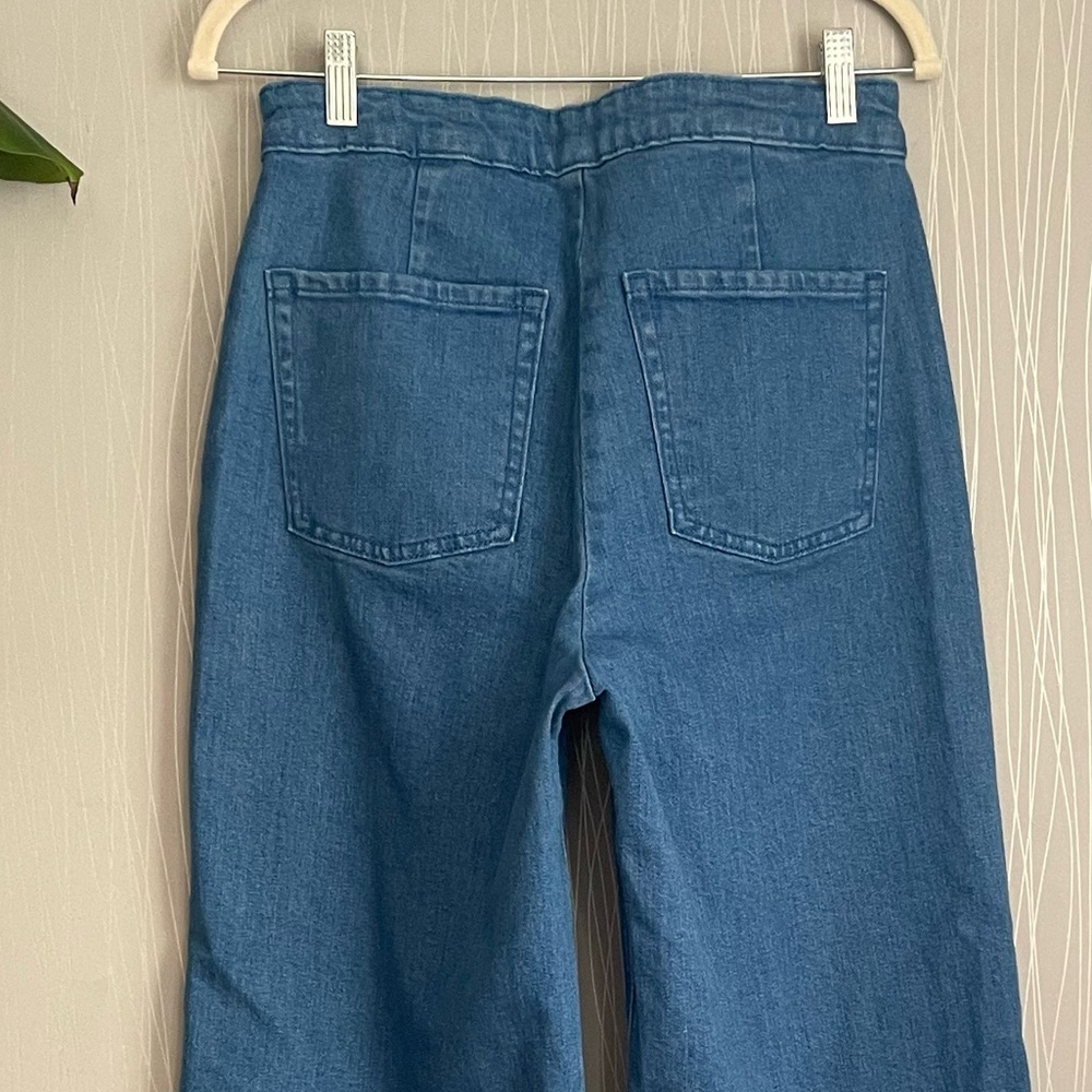 Old Navy Denim Button-Accent Wide Leg Jeans - Picture 8 of 10
